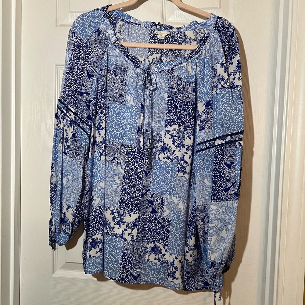 🦋 Cato Floral boho Patchwork Tunic in Blue and White size xlarge